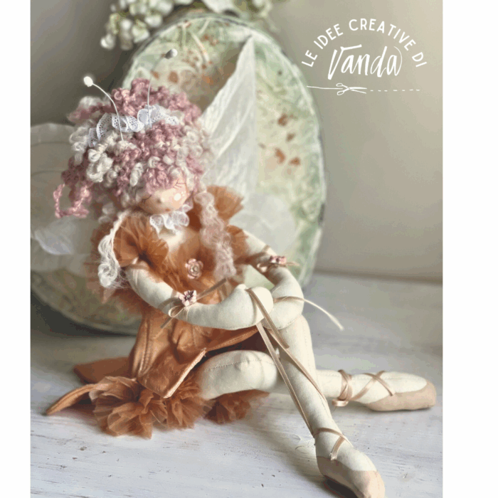 A PASSO DI DANZA              Manuale di Creatività   Special Edition.  Un incantevole manuale creativo per realizzare bambole fatate ispirate alle farfalle. - immagine 4