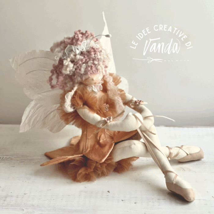A PASSO DI DANZA              Manuale di Creatività   Special Edition.  Un incantevole manuale creativo per realizzare bambole fatate ispirate alle farfalle. - immagine 8
